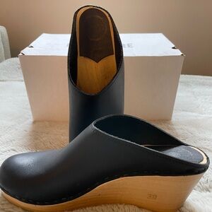 No. 6 New School Clog on Wedge in Black